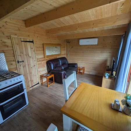Cosy Cabin Stock Exteriér fotografie